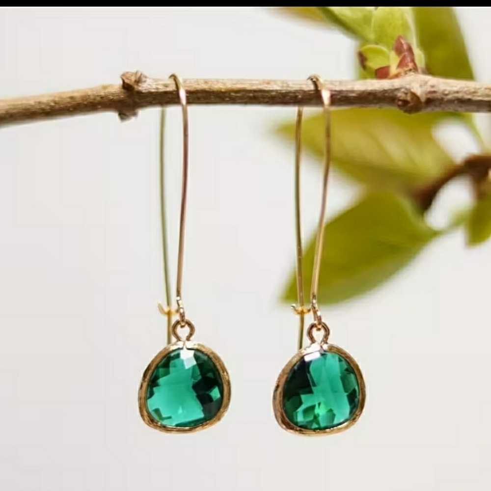 Elegant Gold and Green Drop Earrings